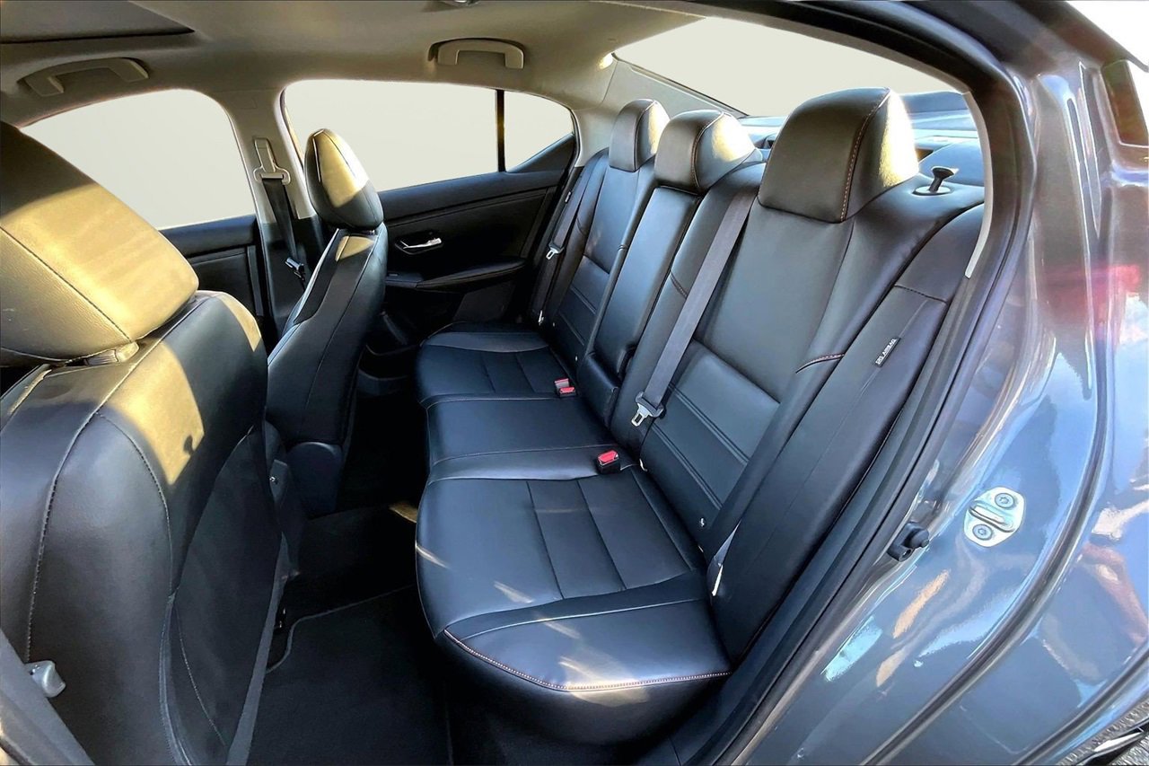 Used 2025 Nissan Sentra SR w/ SR Premium Package image 22