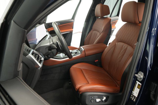 Used 2025 BMW X5 M60i AWD/4WD image 29
