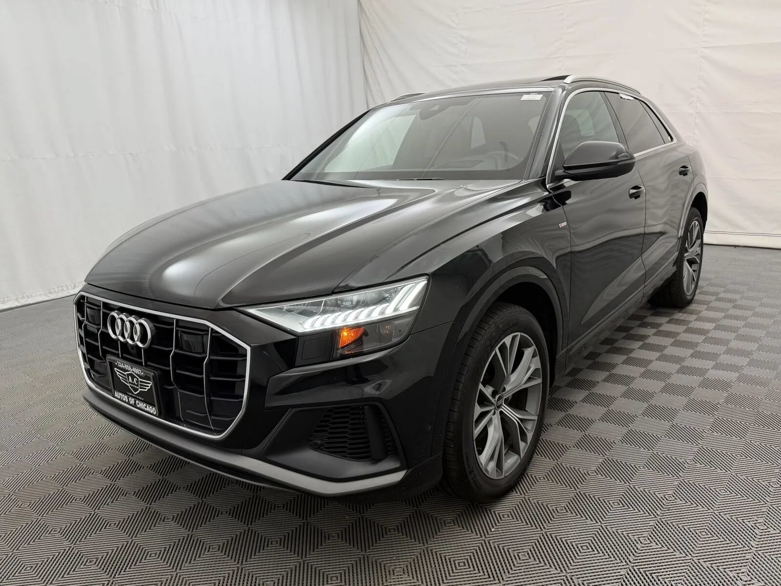 Used 2022 Audi Q8 Prestige AWD/4WD image 2
