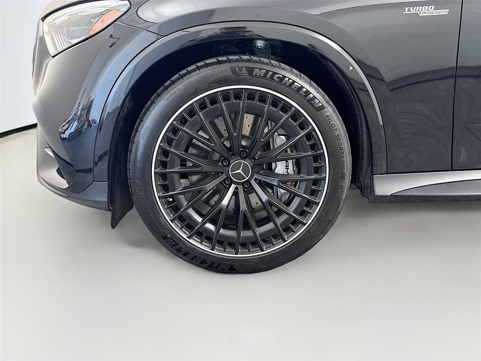 Used 2025 Mercedes-Benz GLC 43 AMG 4MATIC image 32
