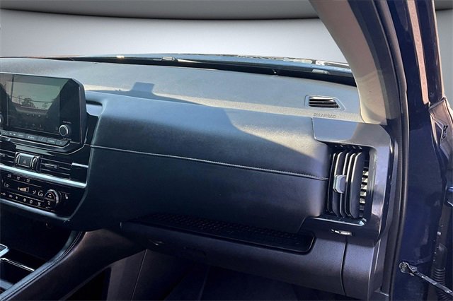 Used 2022 Nissan Pathfinder SV image 27