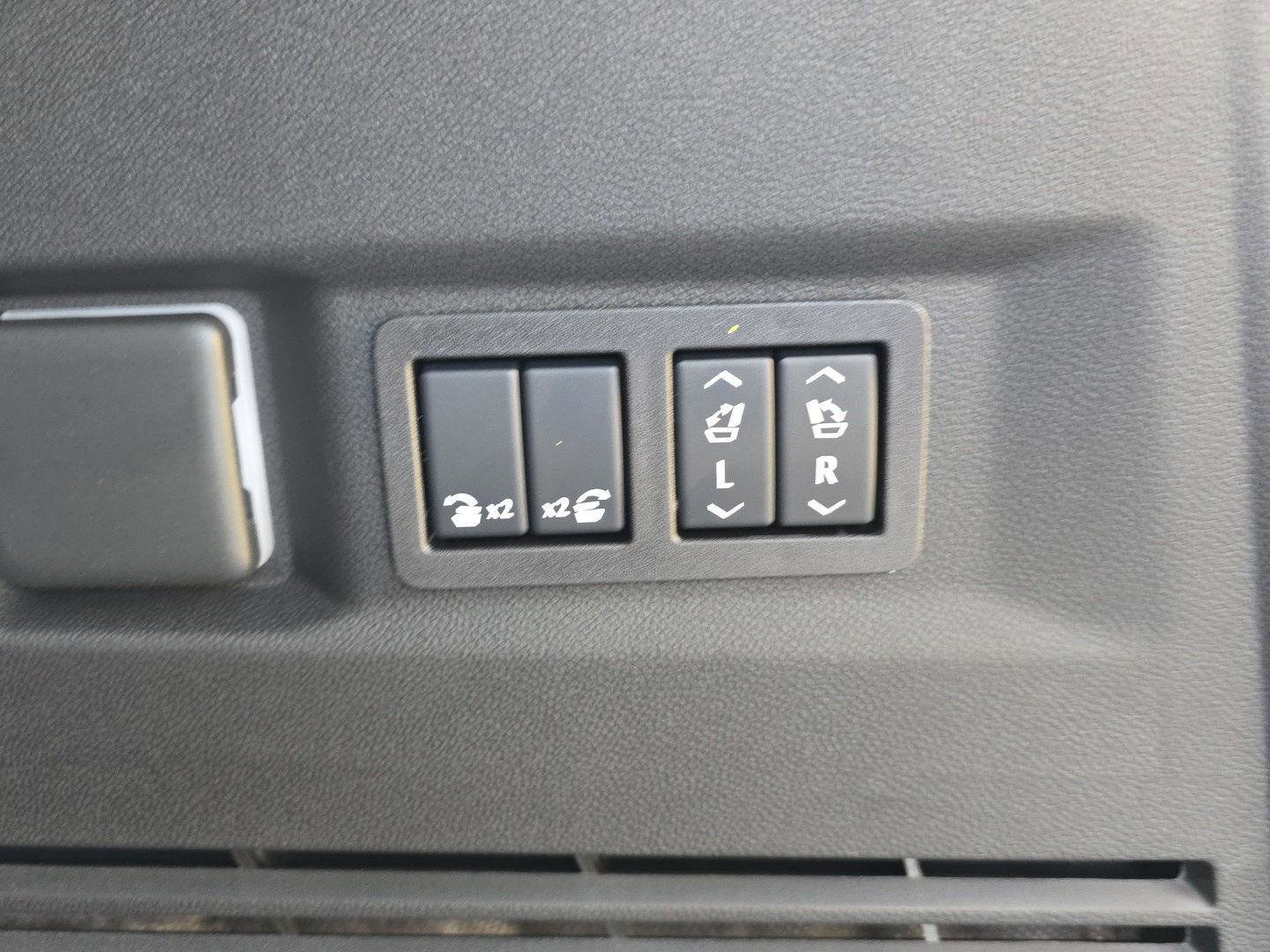 New 2025 Chevrolet Tahoe Premier image 24