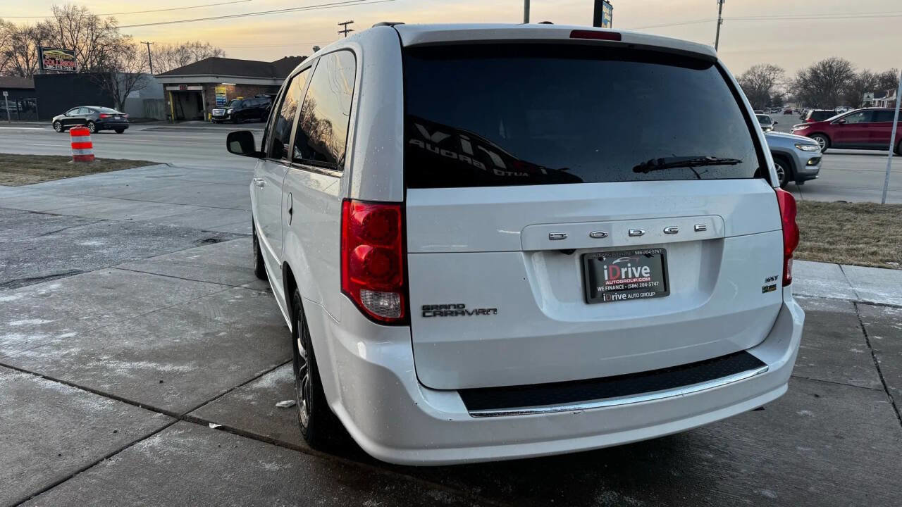 Used 2017 Dodge Grand Caravan GT image 6