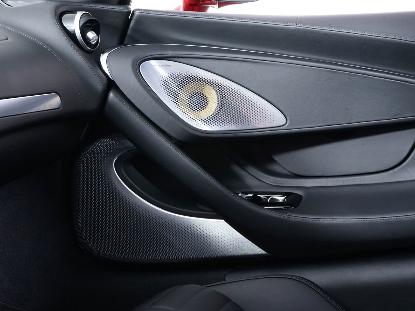 Used 2025 McLaren GTS image 24