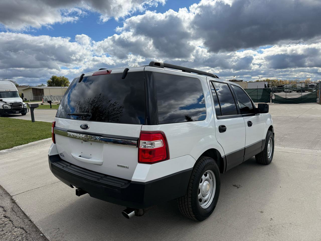 Used 2015 Ford Expedition XL image 5