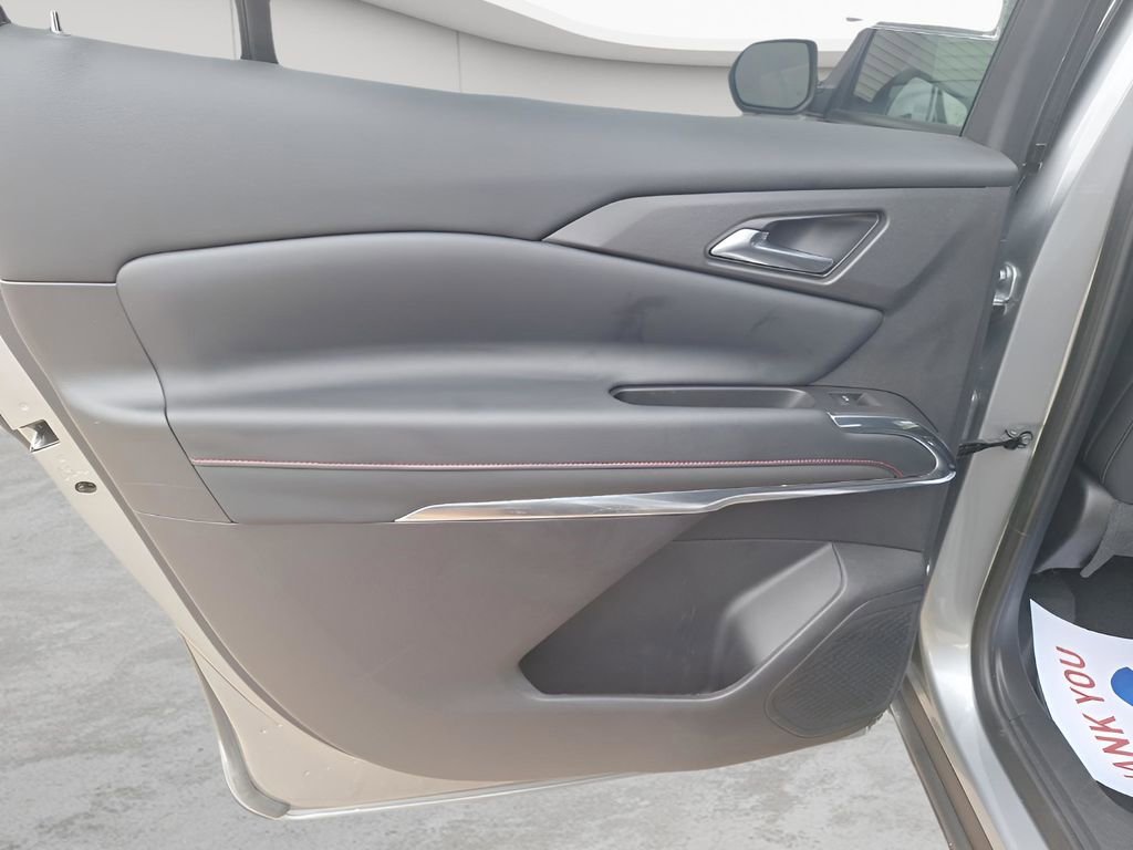 Used 2025 Chevrolet Traverse Z71 image 17