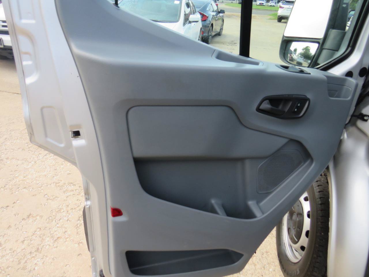 Used 2015 Ford Transit 350 XL RWD image 13