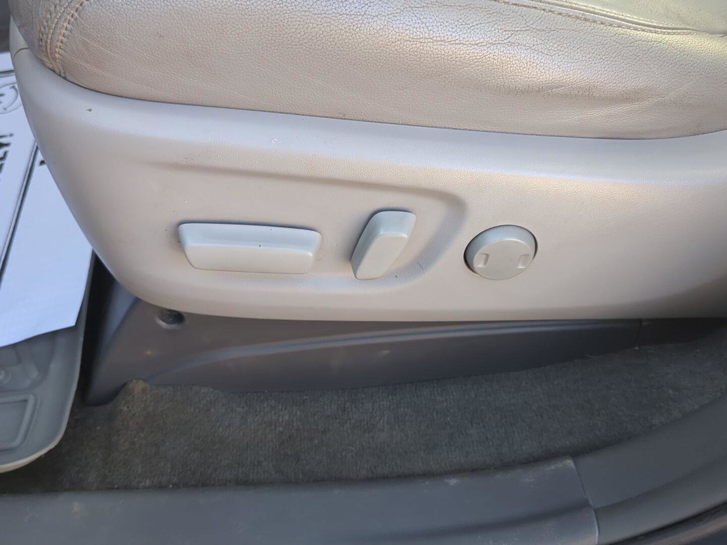 Used 2016 Toyota Sienna XLE Premium w/ Outdoor Package image 10