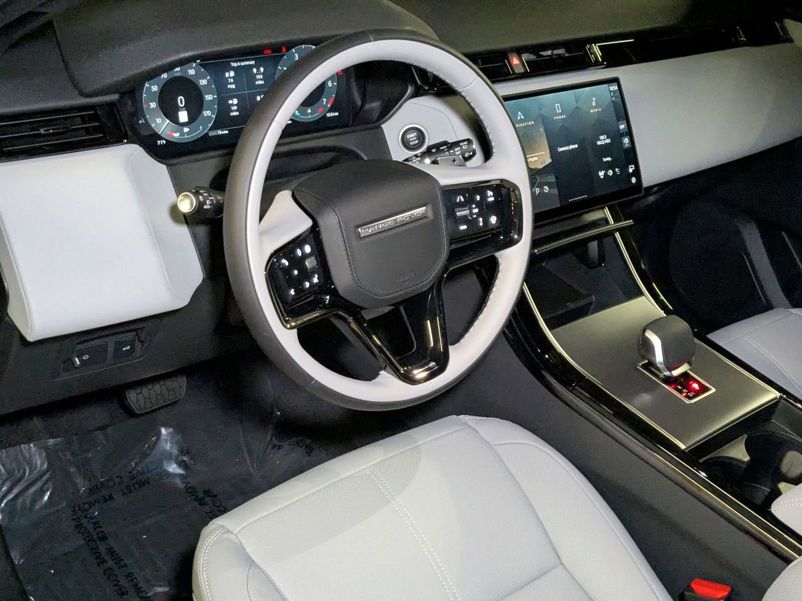 New 2026 Land Rover Range Rover Velar S image 3