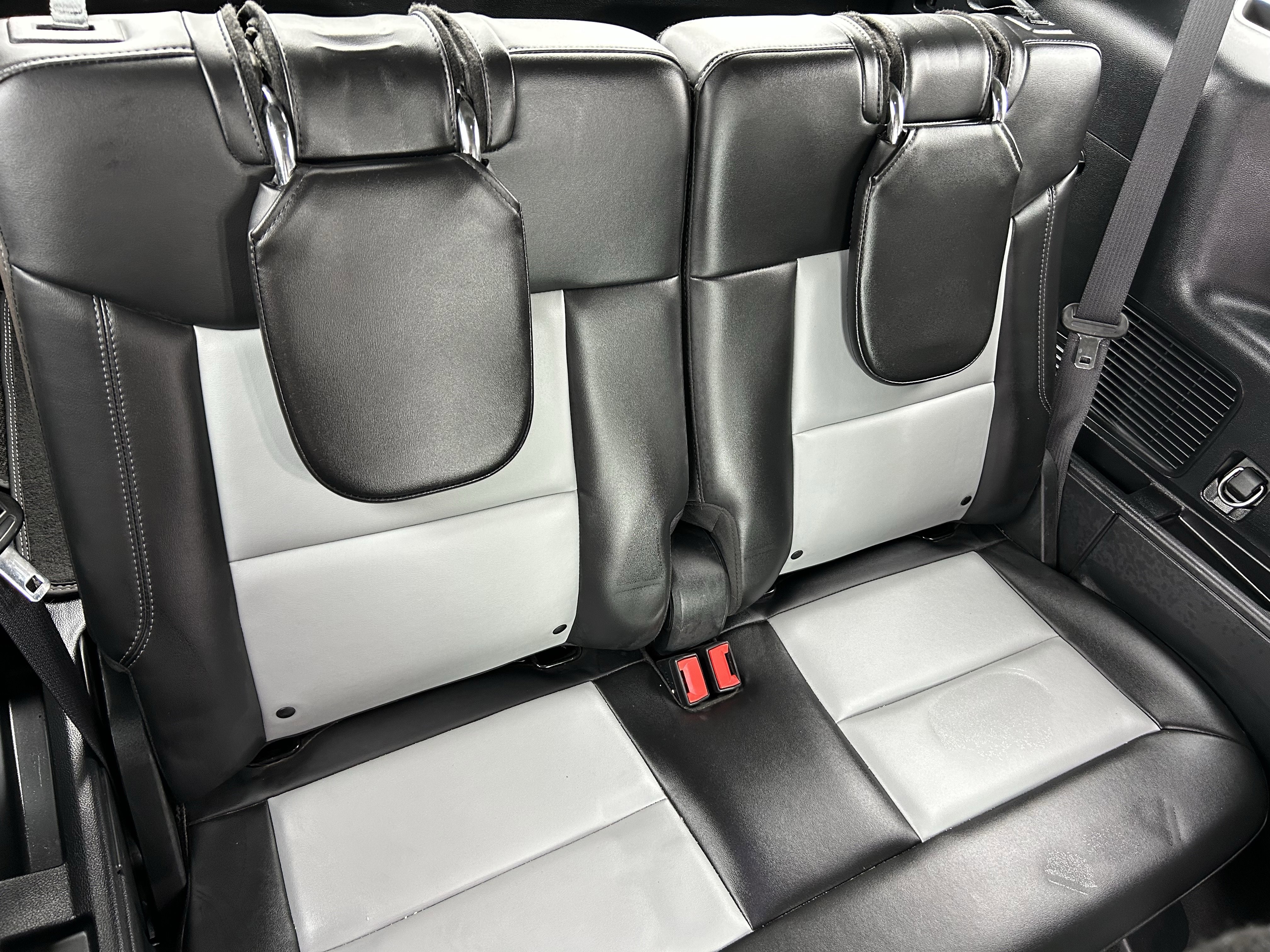 Used 2022 Ford Explorer XLT w/ Equipment Group 202A image 14