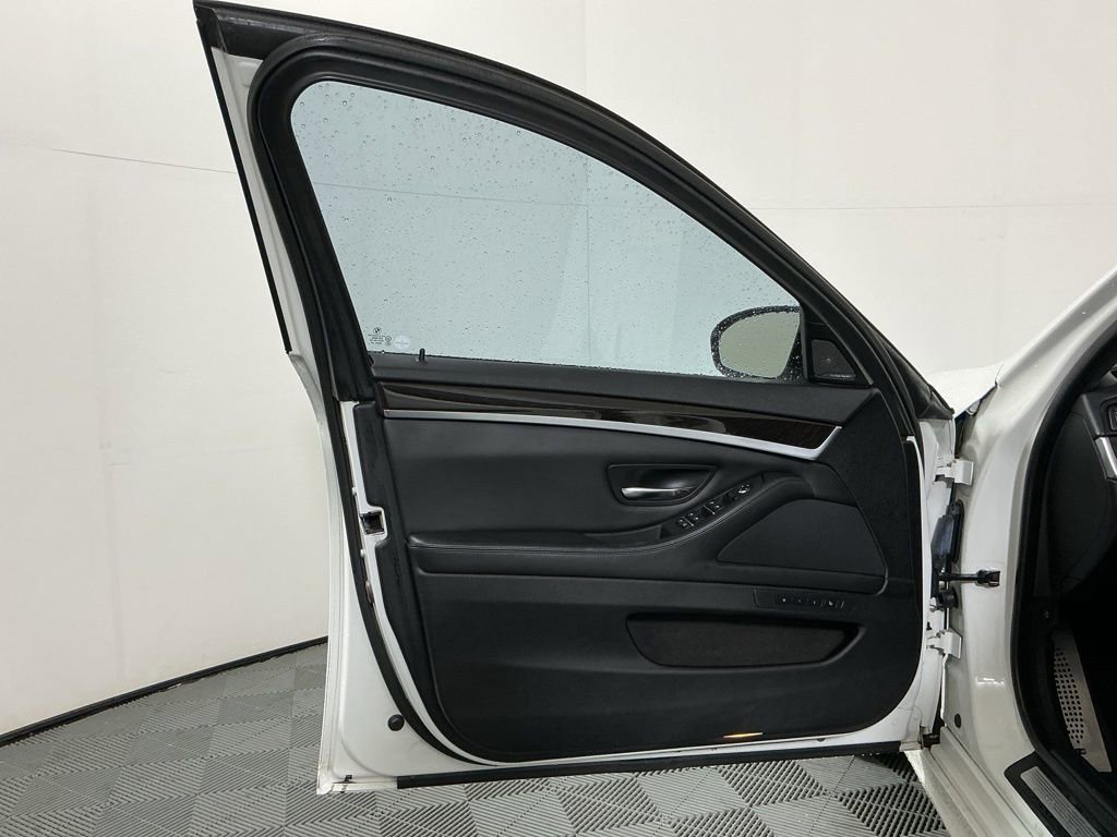 Used 2014 BMW M5 RWD image 19
