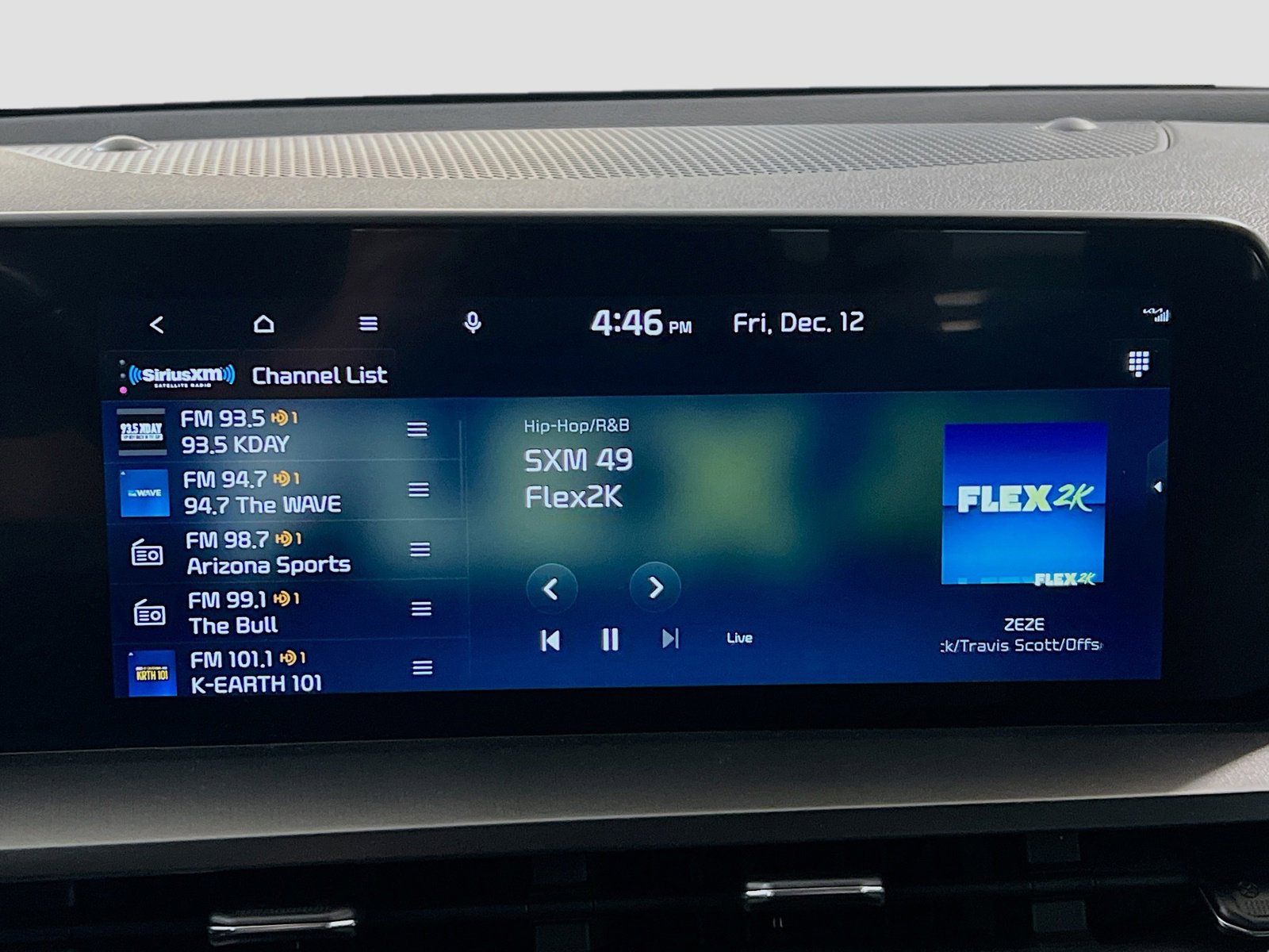 Used 2024 Kia Telluride S image 11