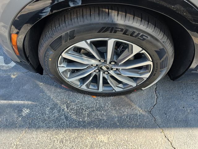 Used 2024 Cadillac Lyriq Sport image 7