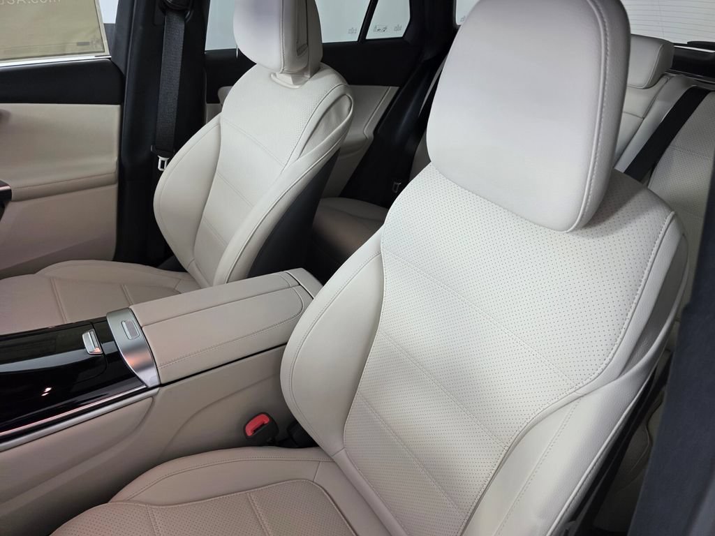 New 2026 Mercedes-Benz GLC 300 4MATIC image 8