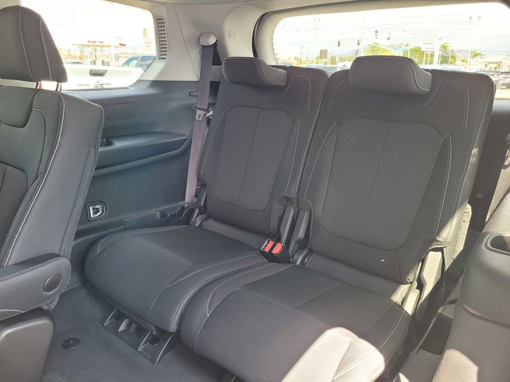 Used 2023 Jeep Grand Cherokee L Laredo AWD/4WD image 13