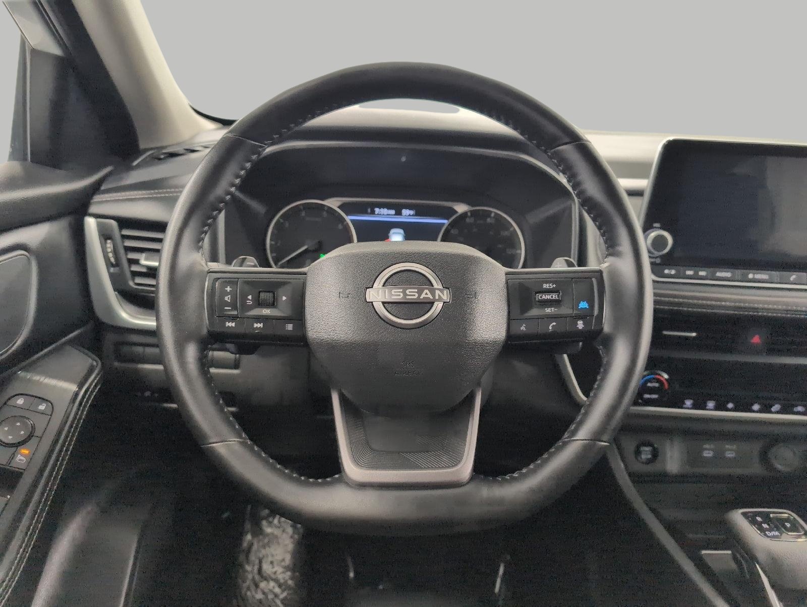 Used 2025 Nissan Rogue SV AWD/4WD image 5