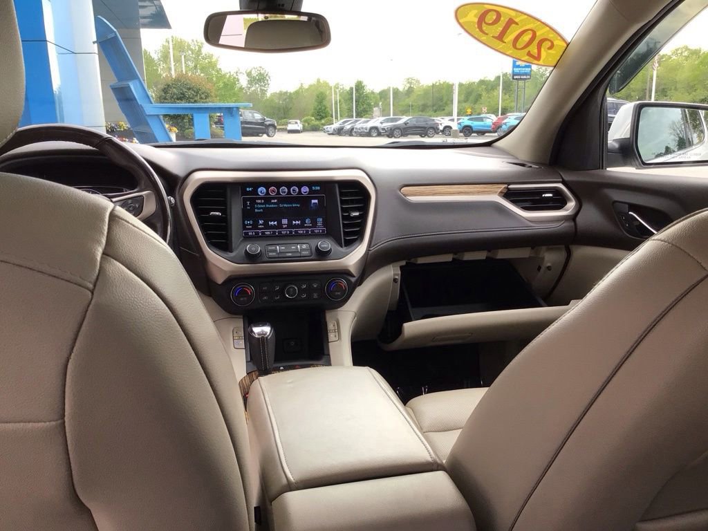 Used 2019 GMC Acadia Denali w/ Technology Package AWD/4WD image 17