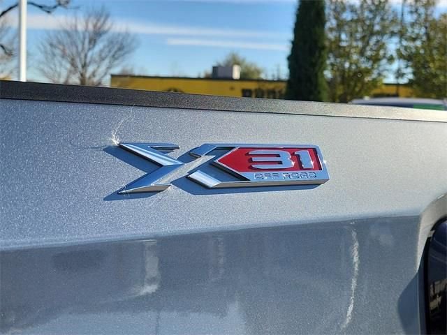 New 2026 GMC Sierra 1500 Elevation w/ X31 Off-Road Package AWD/4WD image 11