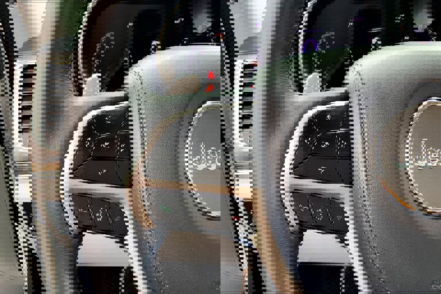 Used 2017 Jeep Grand Cherokee Summit image 23