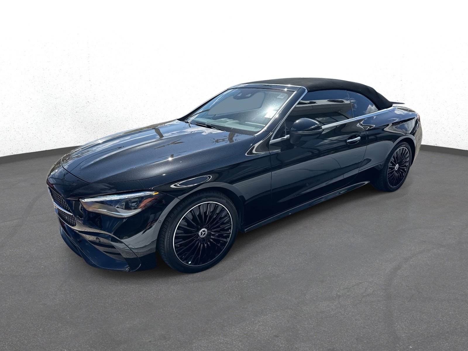 Used 2024 Mercedes-Benz CLE 300 4MATIC Cabriolet image 7