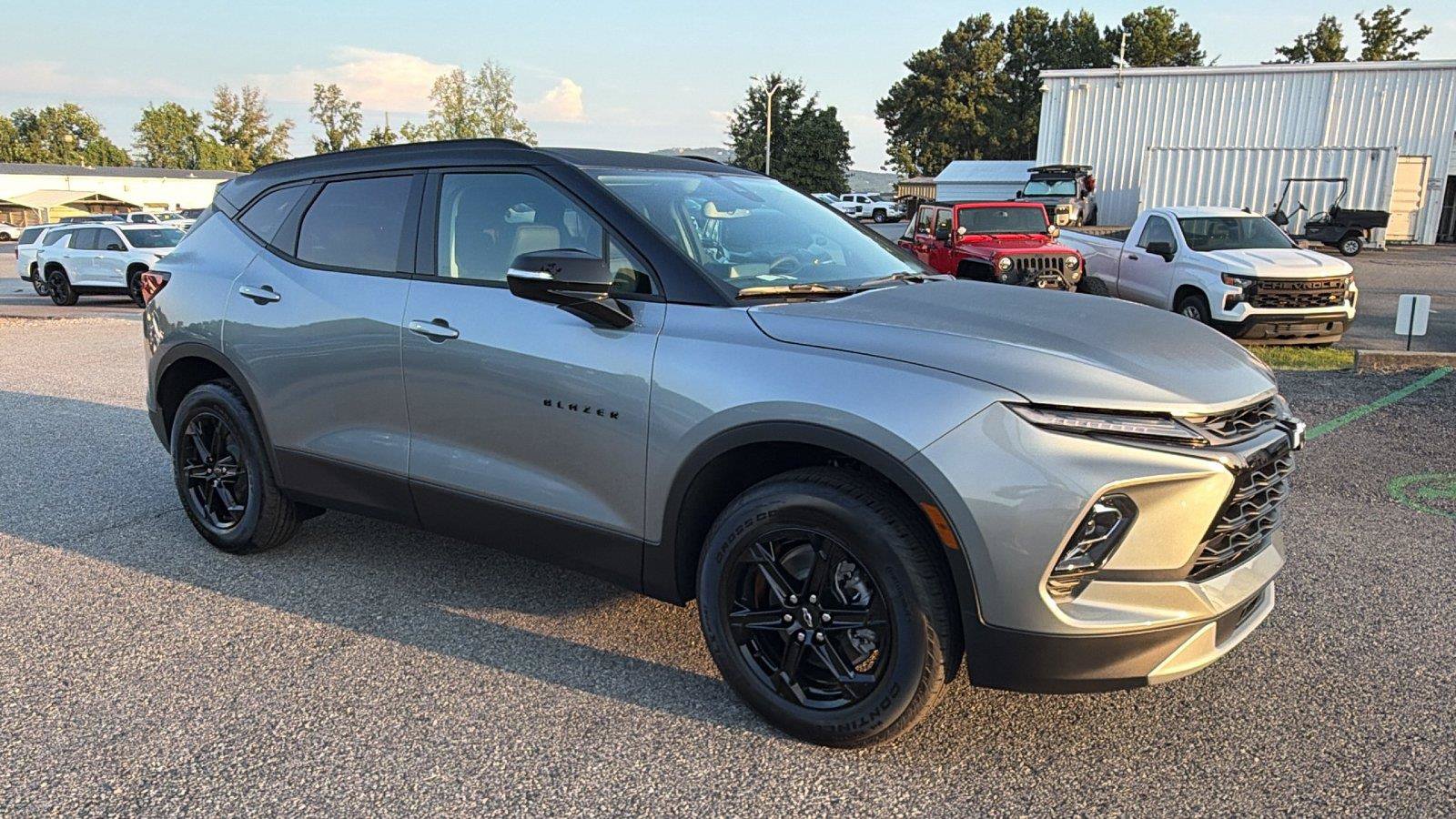 New 2026 Chevrolet Blazer LT w/ Midnight/Sport Edition FWD image 5