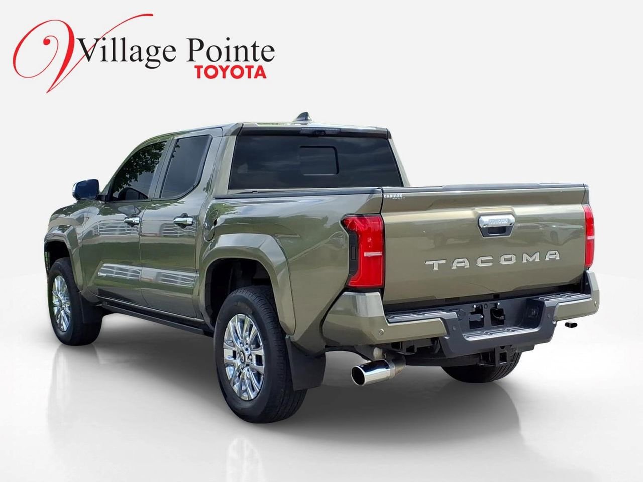 Used 2024 Toyota Tacoma Limited w/ Limited Package (LT) AWD/4WD image 3