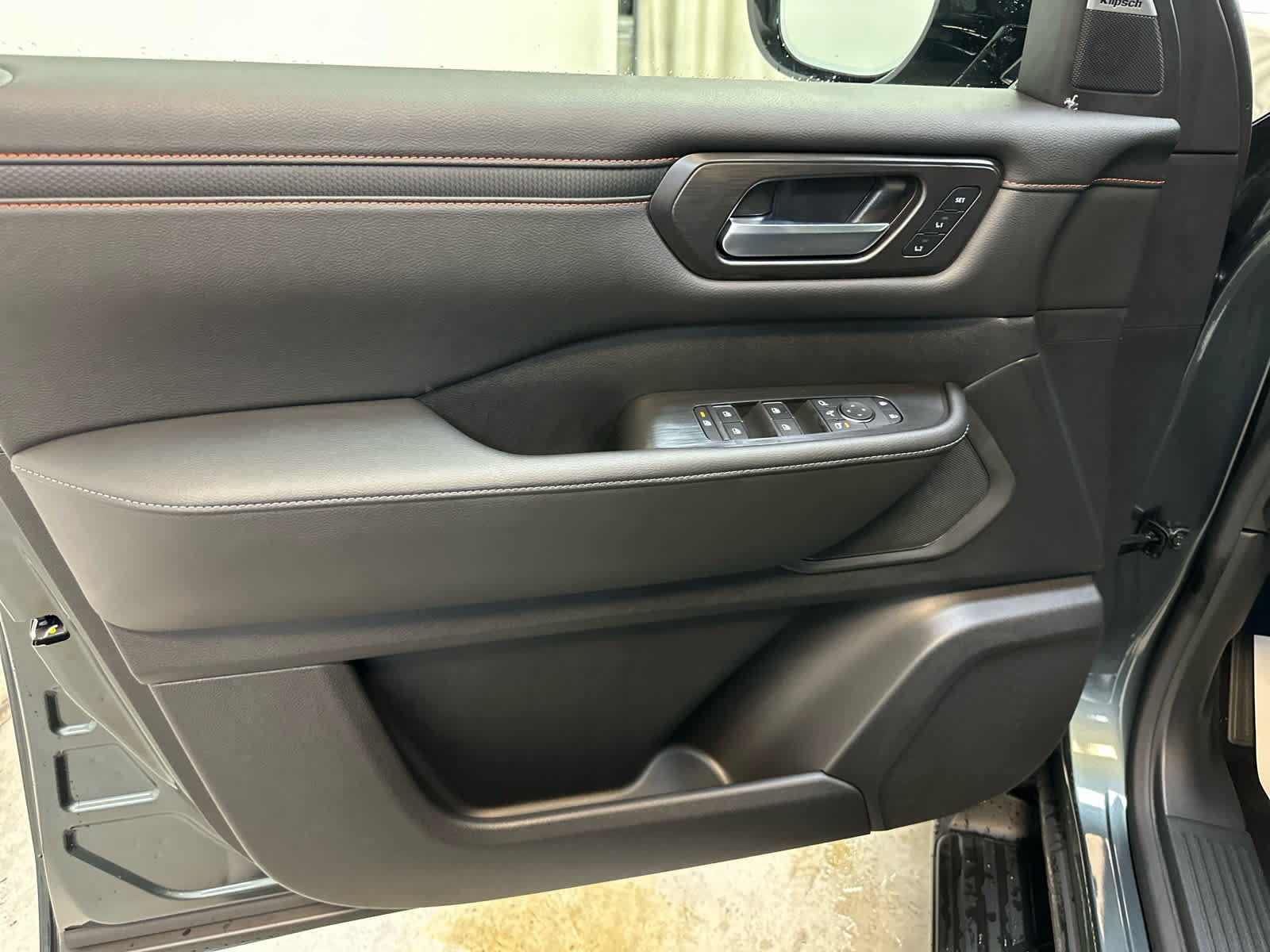 New 2025 Nissan Armada PRO-4X AWD/4WD image 18