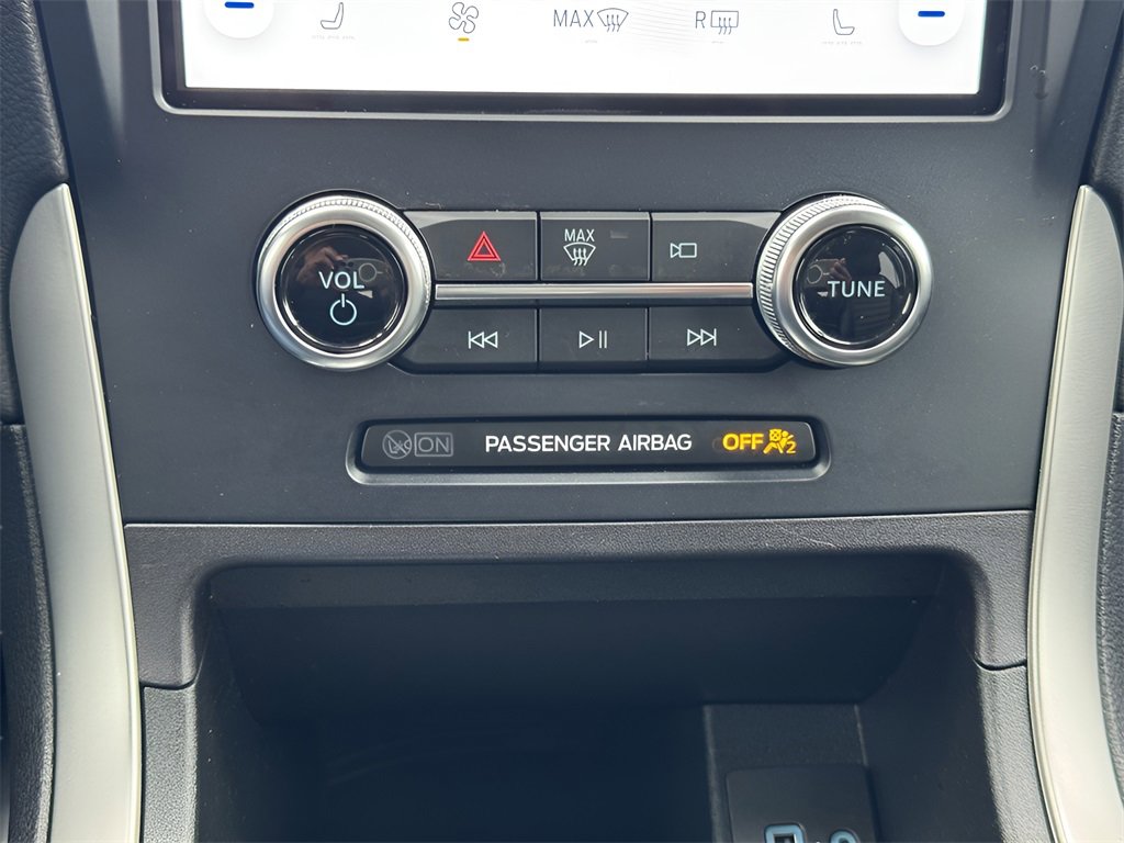 Used 2023 Ford Edge SEL image 11