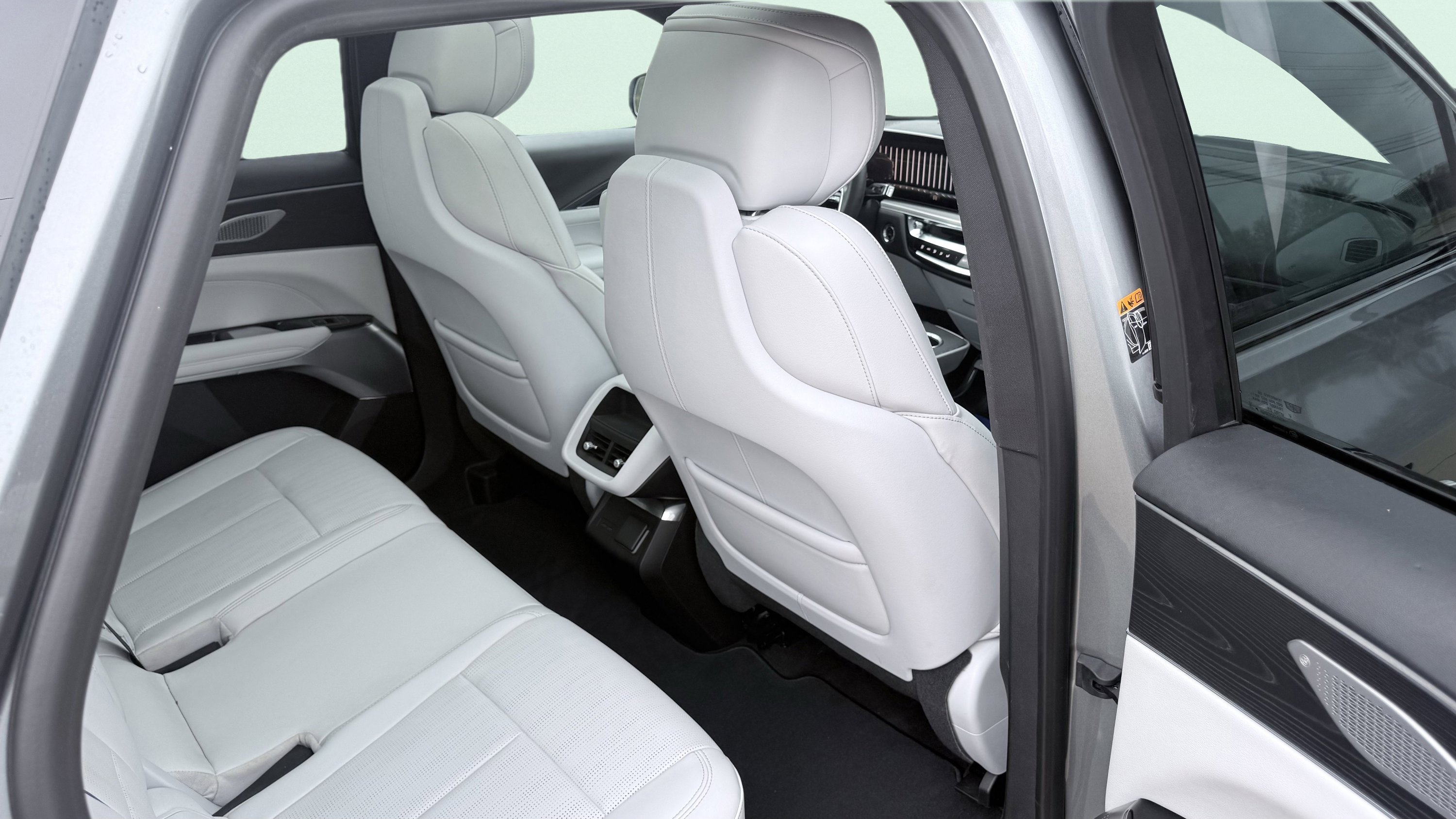 Used 2024 Cadillac Lyriq Luxury image 40