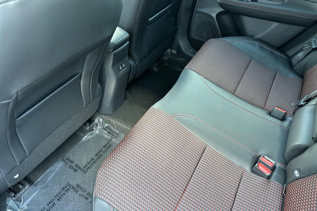 New 2025 Nissan Kicks SR w/ Illumination Package image 9