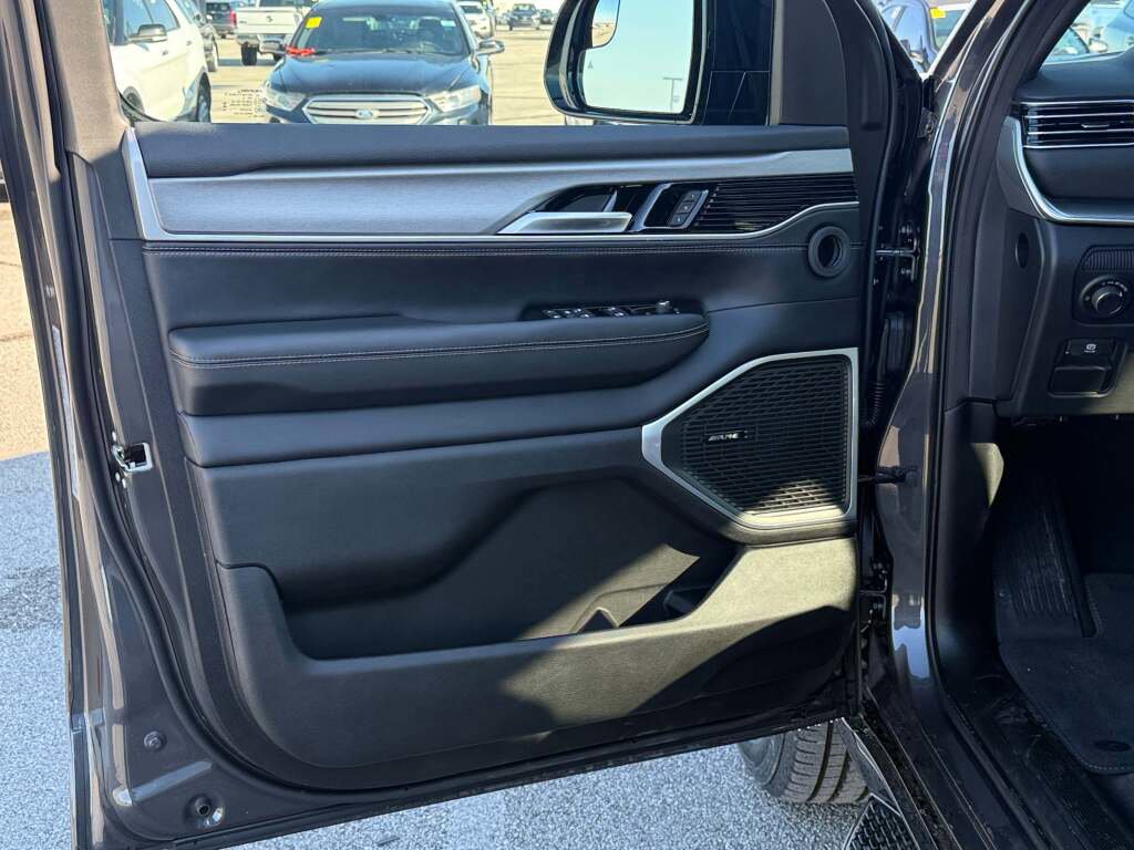 New 2026 Jeep Grand Wagoneer L Limited image 20