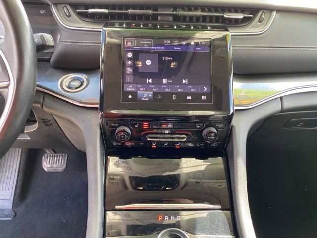 Used 2022 Jeep Grand Cherokee L Laredo w/ Luxury Tech Group I AWD/4WD image 30