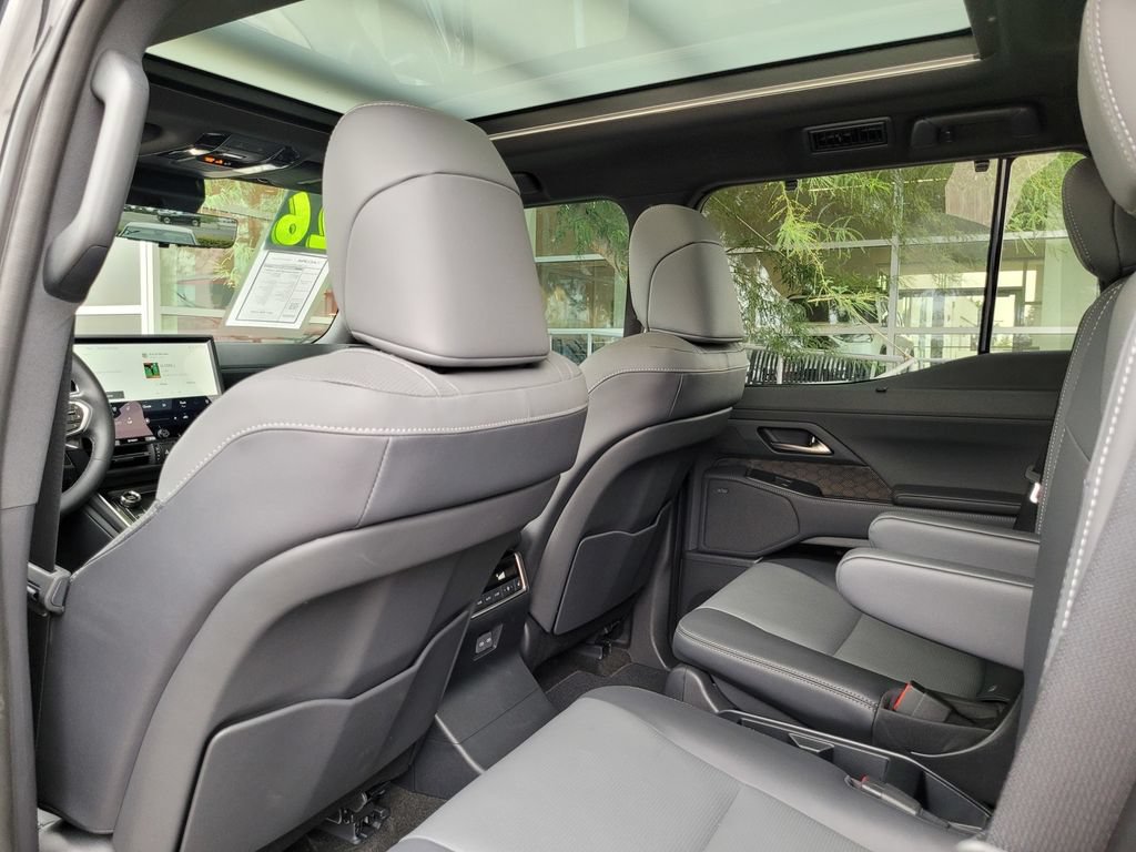 Used 2026 Lexus GX 550 w/ Accessory Package (31) AWD/4WD image 16