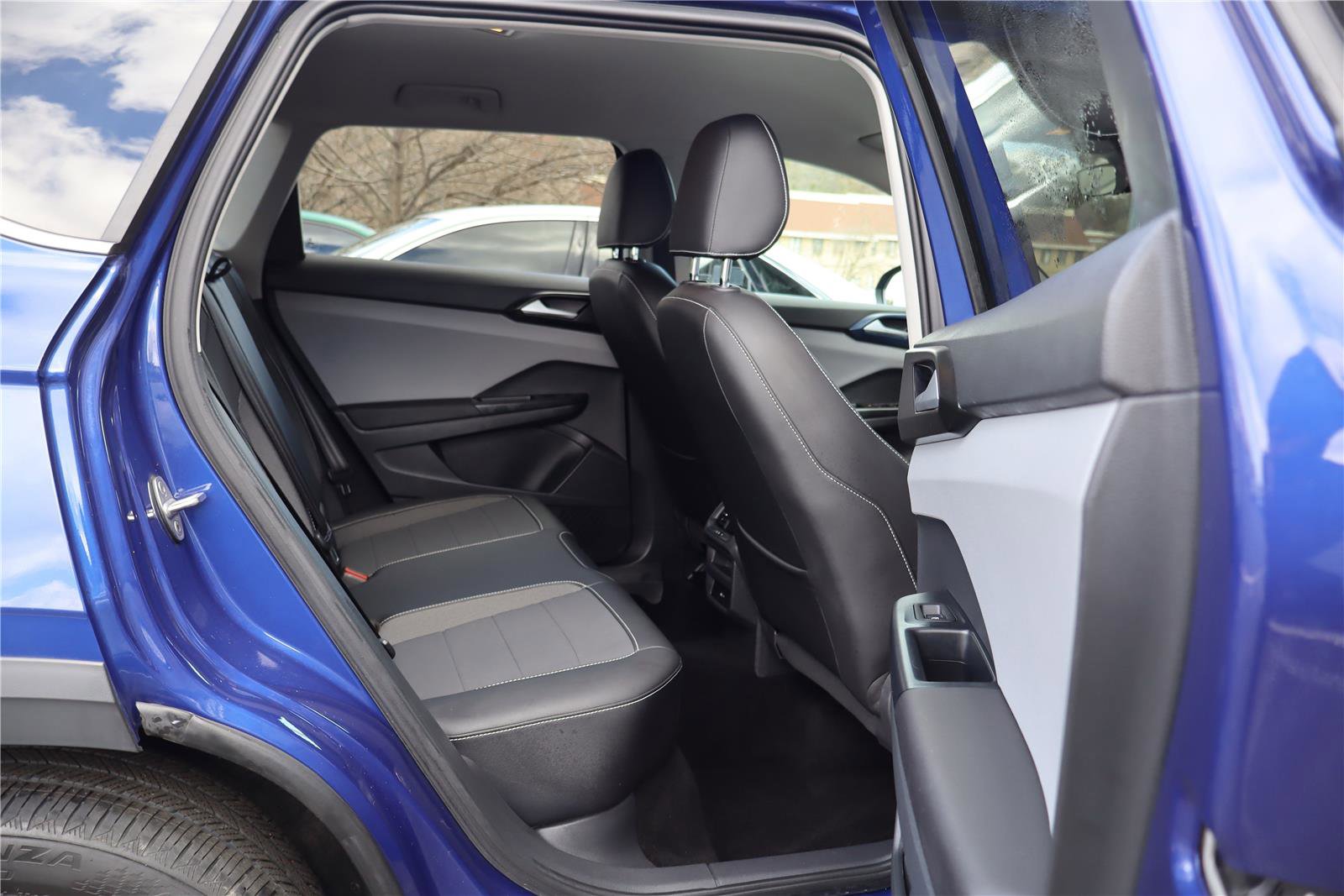 Certified 2023 Volkswagen Taos SE image 29