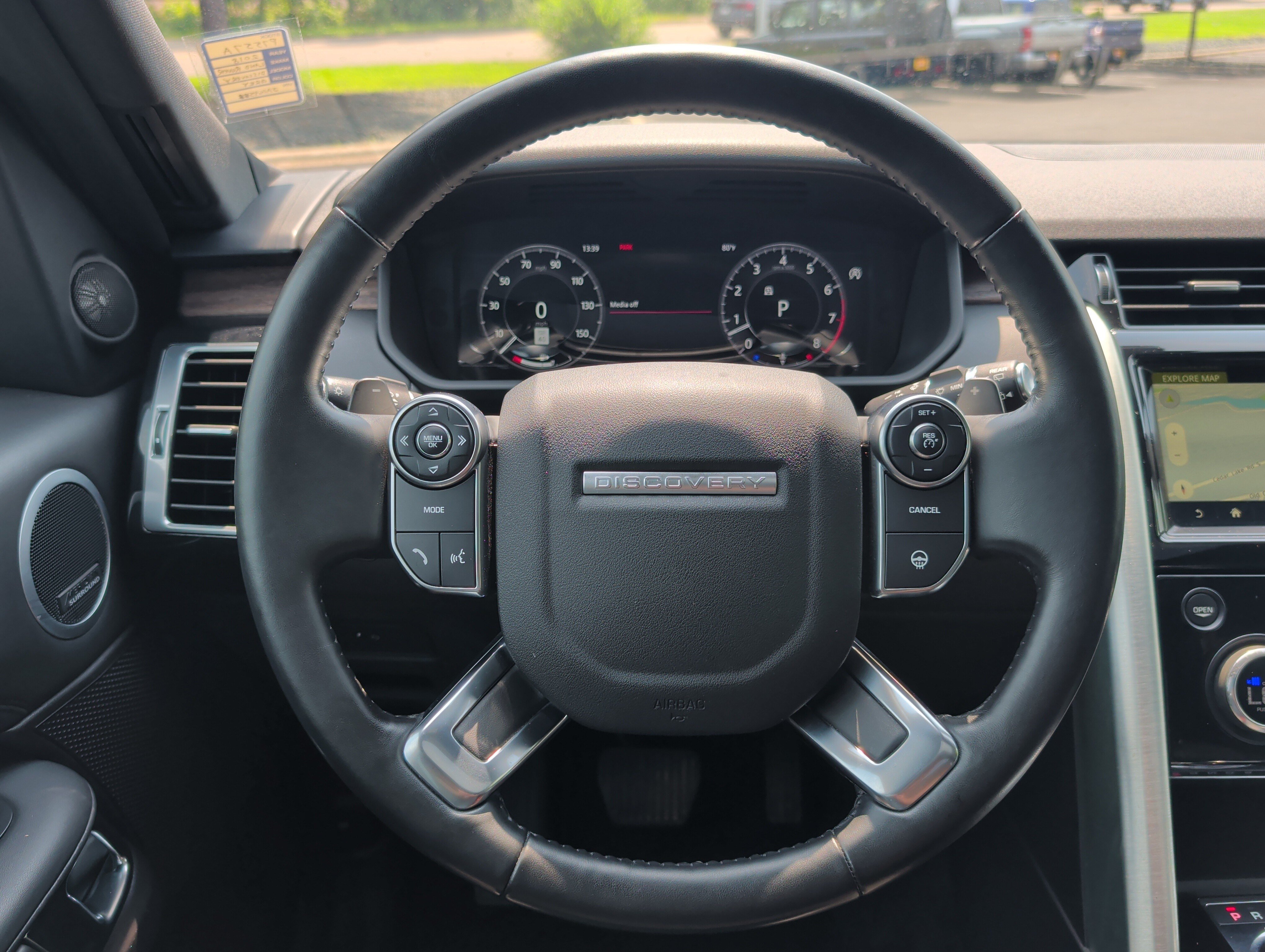 Used 2018 Land Rover Discovery HSE Luxury AWD/4WD image 26