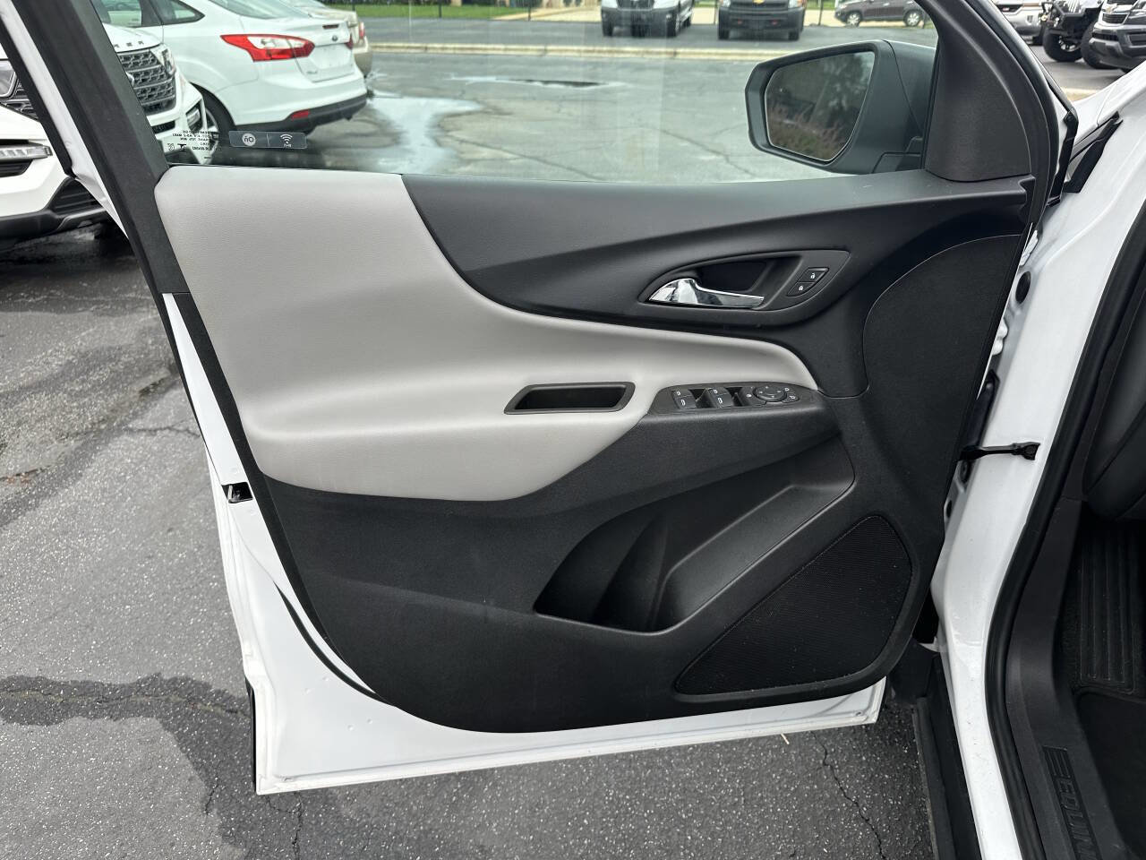 Used 2024 Chevrolet Equinox LS w/ LS Convenience Package image 10
