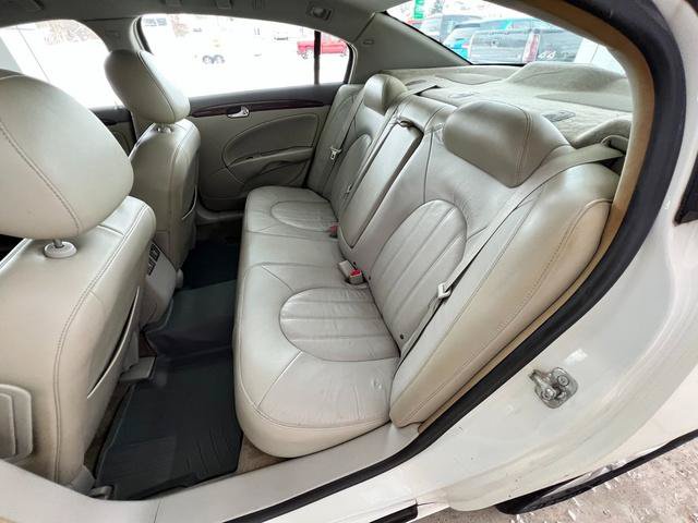 Used 2011 Buick Lucerne CXL FWD image 24