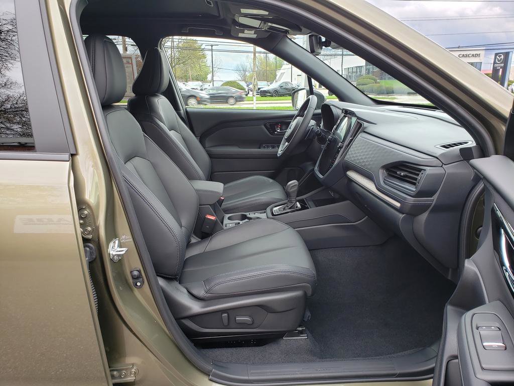 Used 2025 Subaru Forester Limited w/ Popular Package image 17