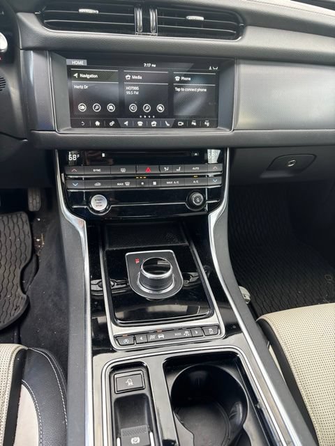 Used 2017 Jaguar XF R-Sport AWD/4WD image 7