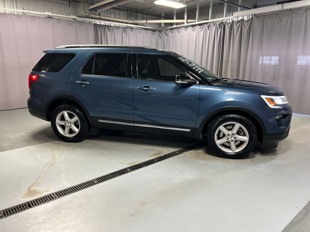 Used 2018 Ford Explorer XLT w/ Equipment Group 202A image 8