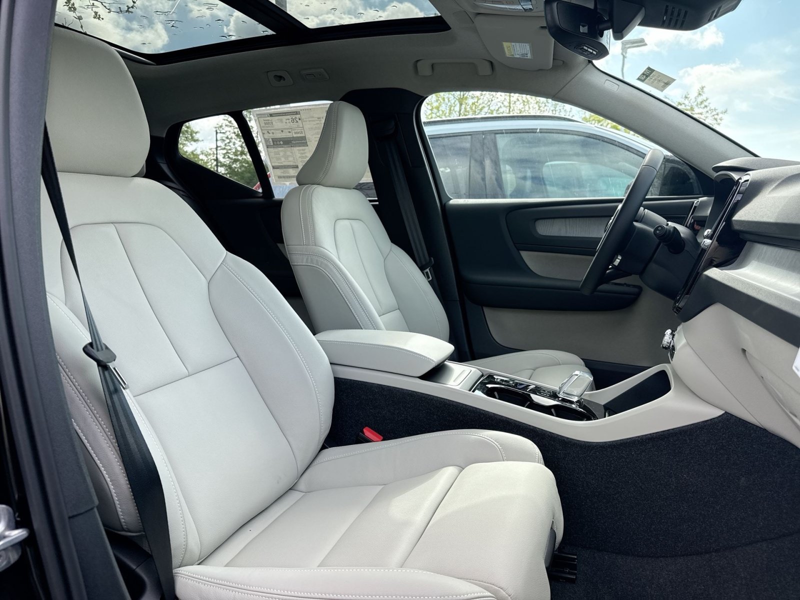 New 2026 Volvo XC40 B5 Ultra w/ Protection Package Premier AWD/4WD image 27