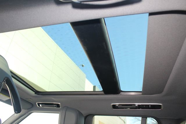 New 2026 Land Rover Range Rover SE image 23