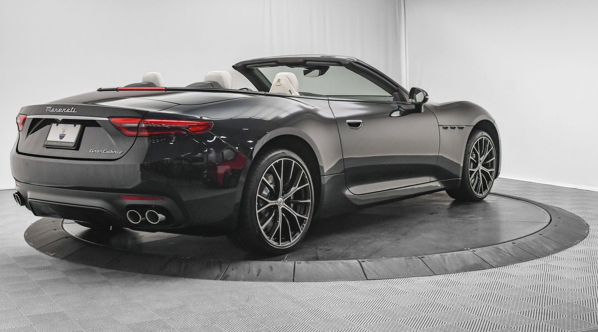 New 2025 Maserati GranCabrio Modena image 8