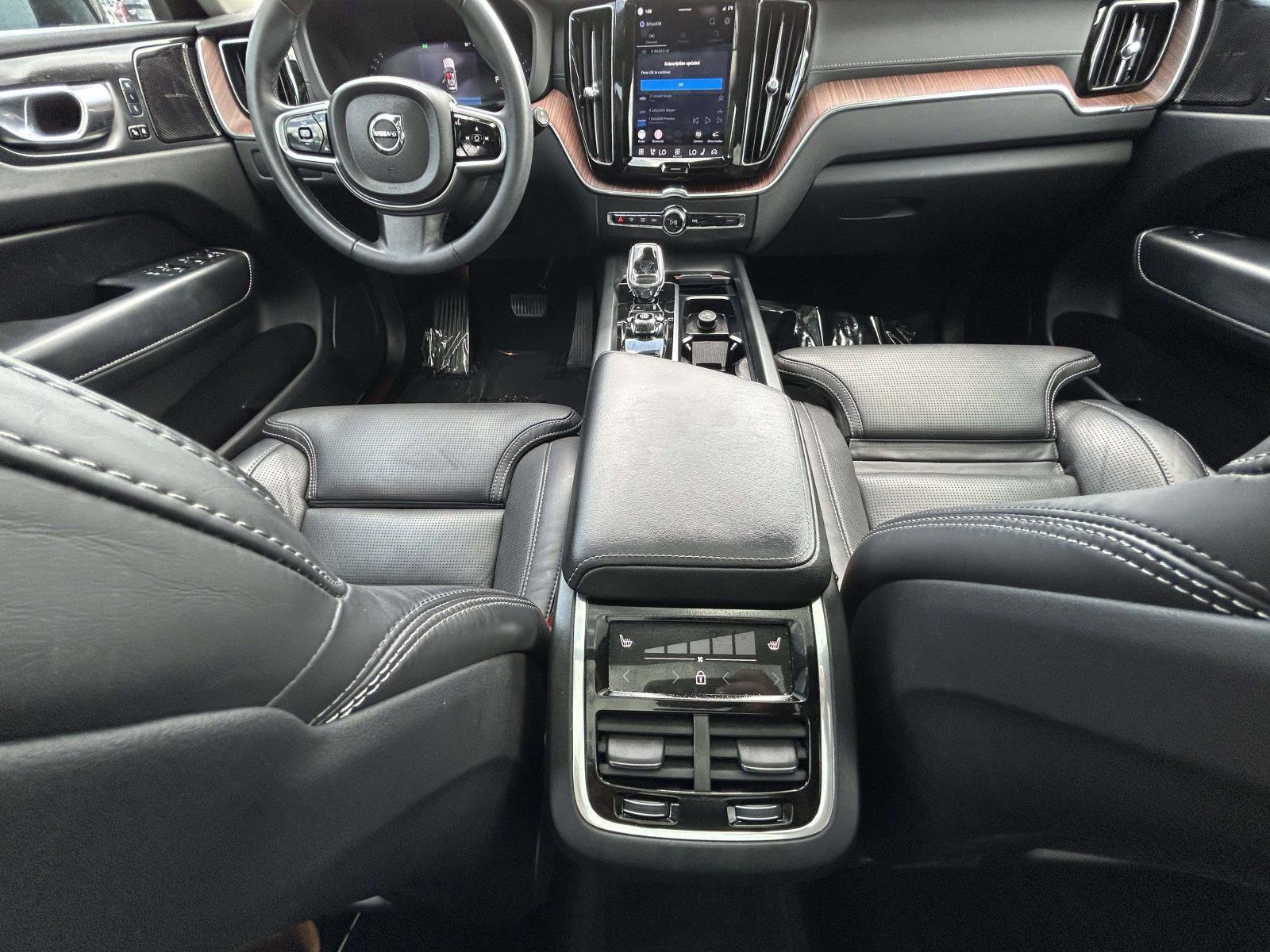 Certified 2023 Volvo XC60 B5 Ultimate w/ Climate Package AWD/4WD image 13