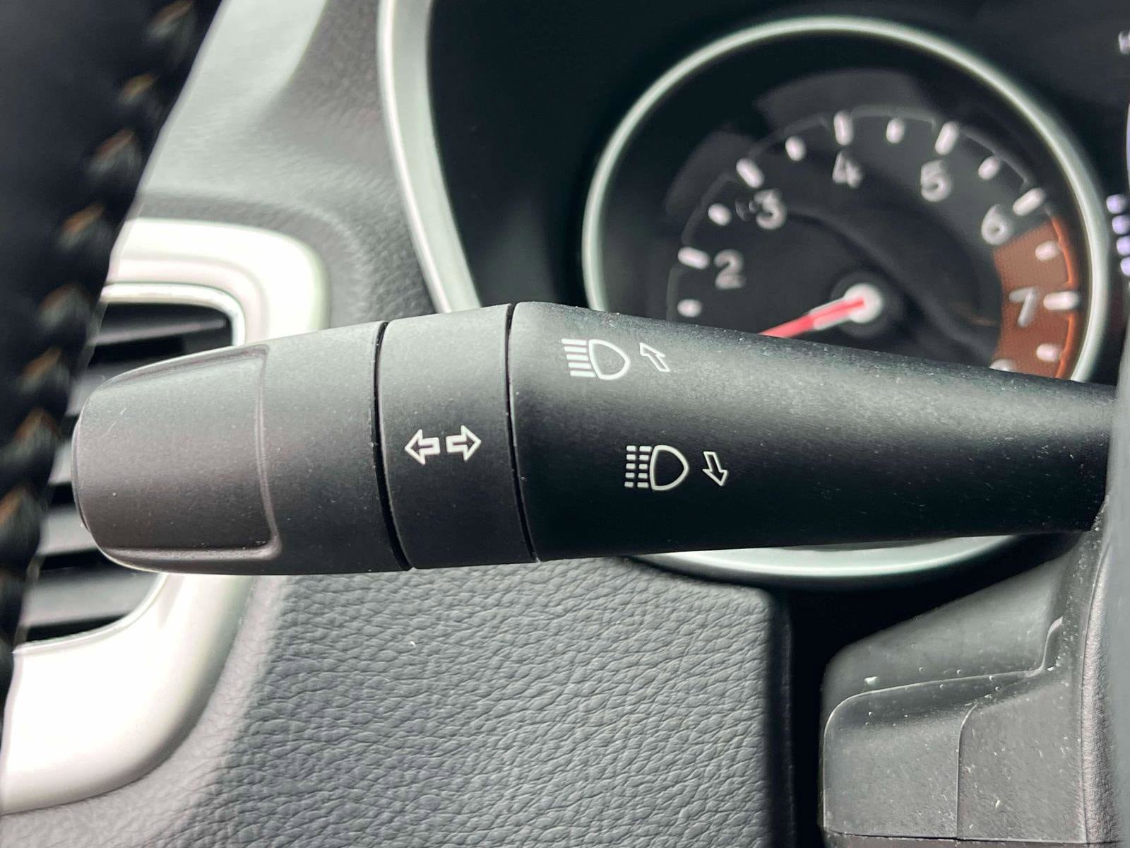 Used 2019 Jeep Compass Latitude w/ Cold Weather Group AWD/4WD image 22