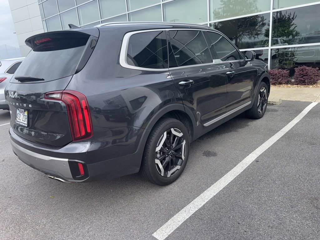 Used 2025 Kia Telluride S FWD image 3