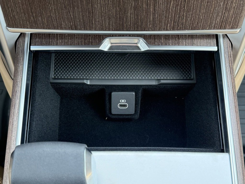 New 2025 Land Rover Range Rover SE image 22