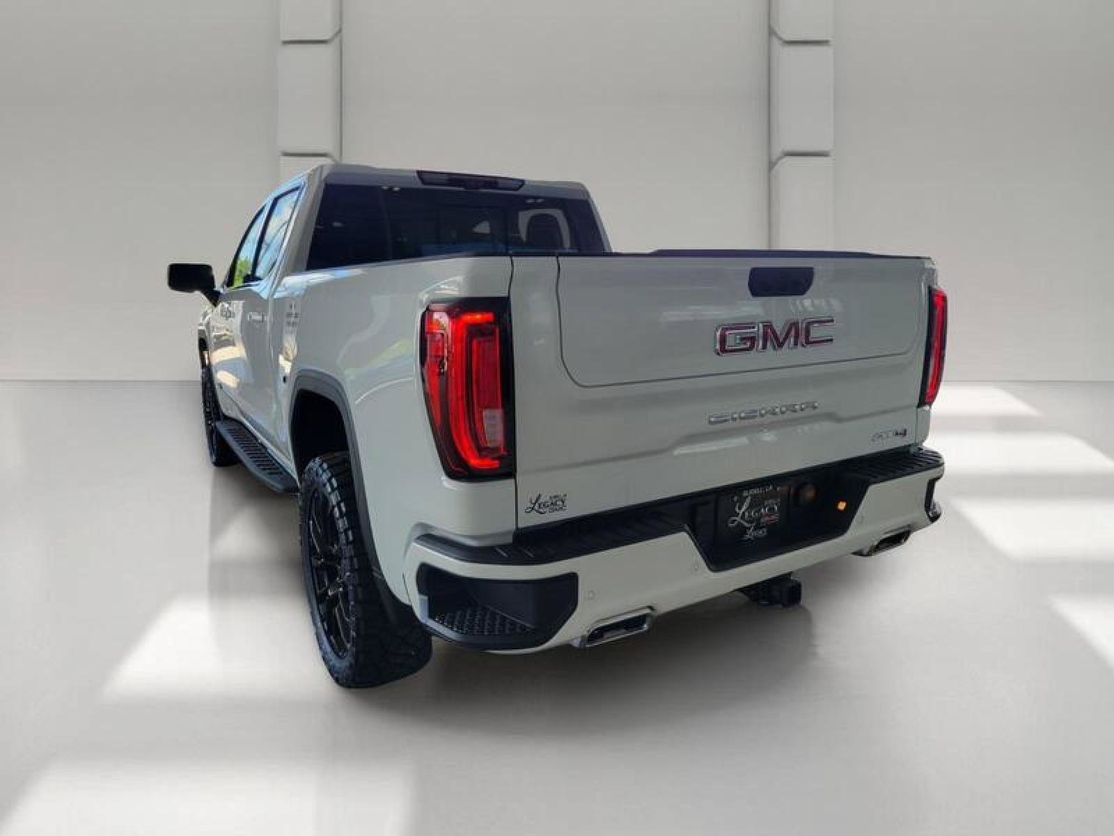 New 2026 GMC Sierra 1500 AT4 w/ AT4 Premium Package AWD/4WD image 8