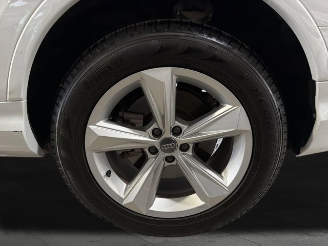 Used 2016 Toyota Land Cruiser AWD/4WD image 24