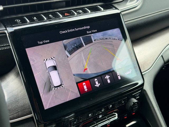 Used 2024 Jeep Grand Cherokee L Limited w/ Luxury Tech Group II AWD/4WD image 36